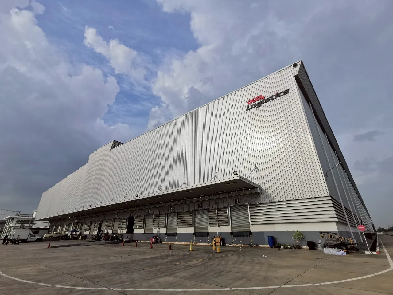 ตัวอย่างผลงานป้ายไฟออกหลัง 08