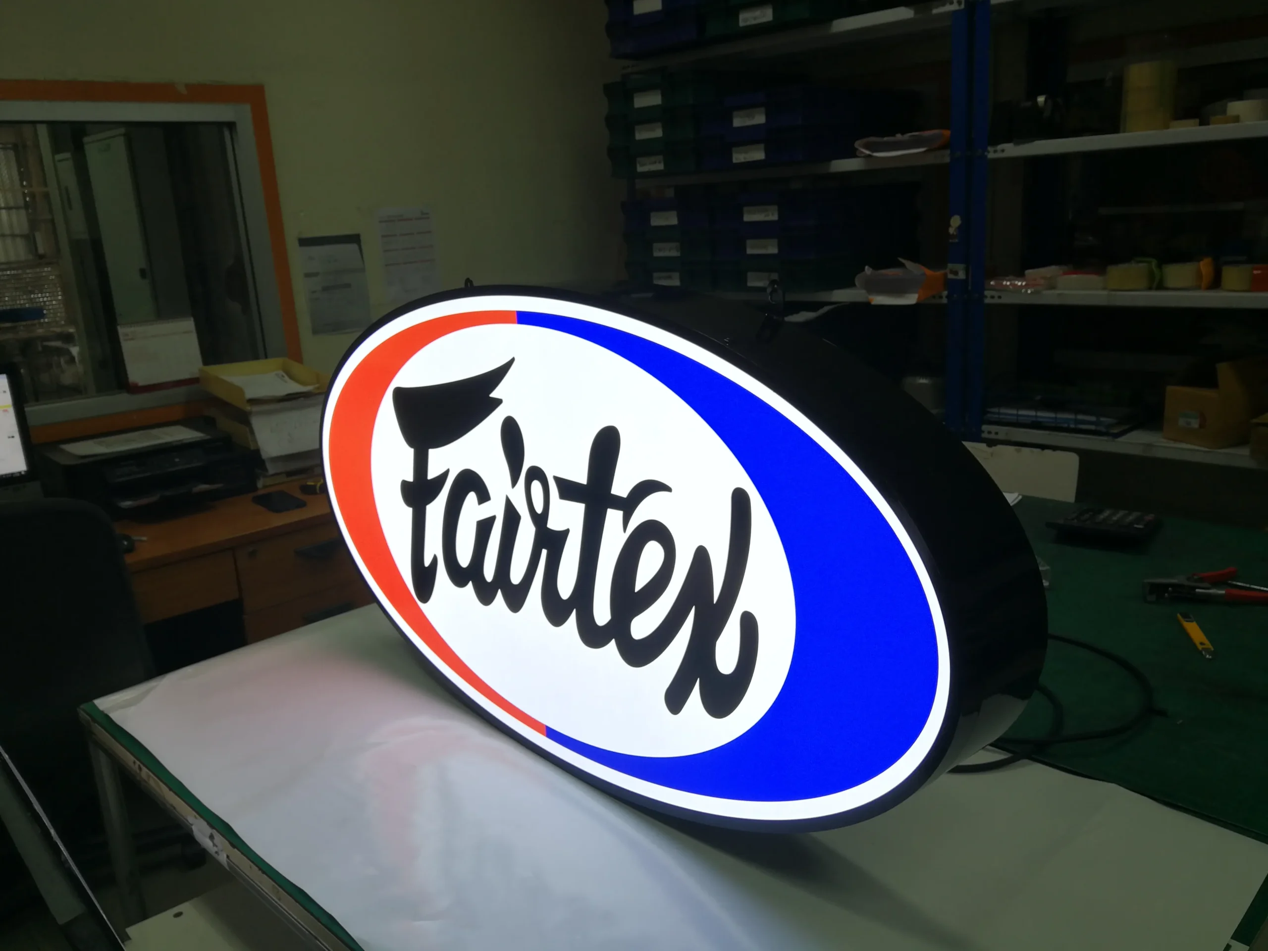 ตัวอย่างผลงานป้ายตัวอักษรไฟออกหน้า