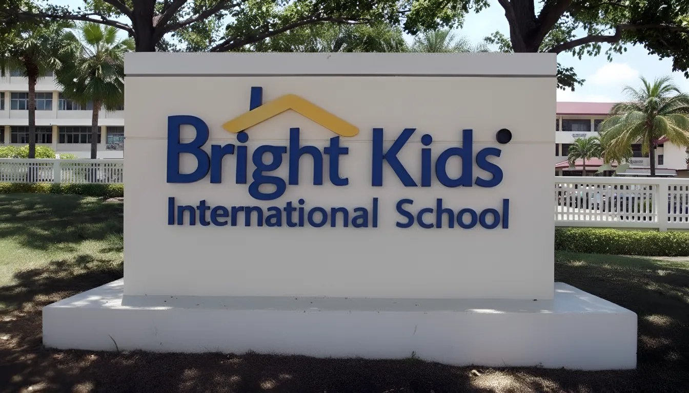 ป้ายโรงเรียนนานาชาติ Bright Kids International School