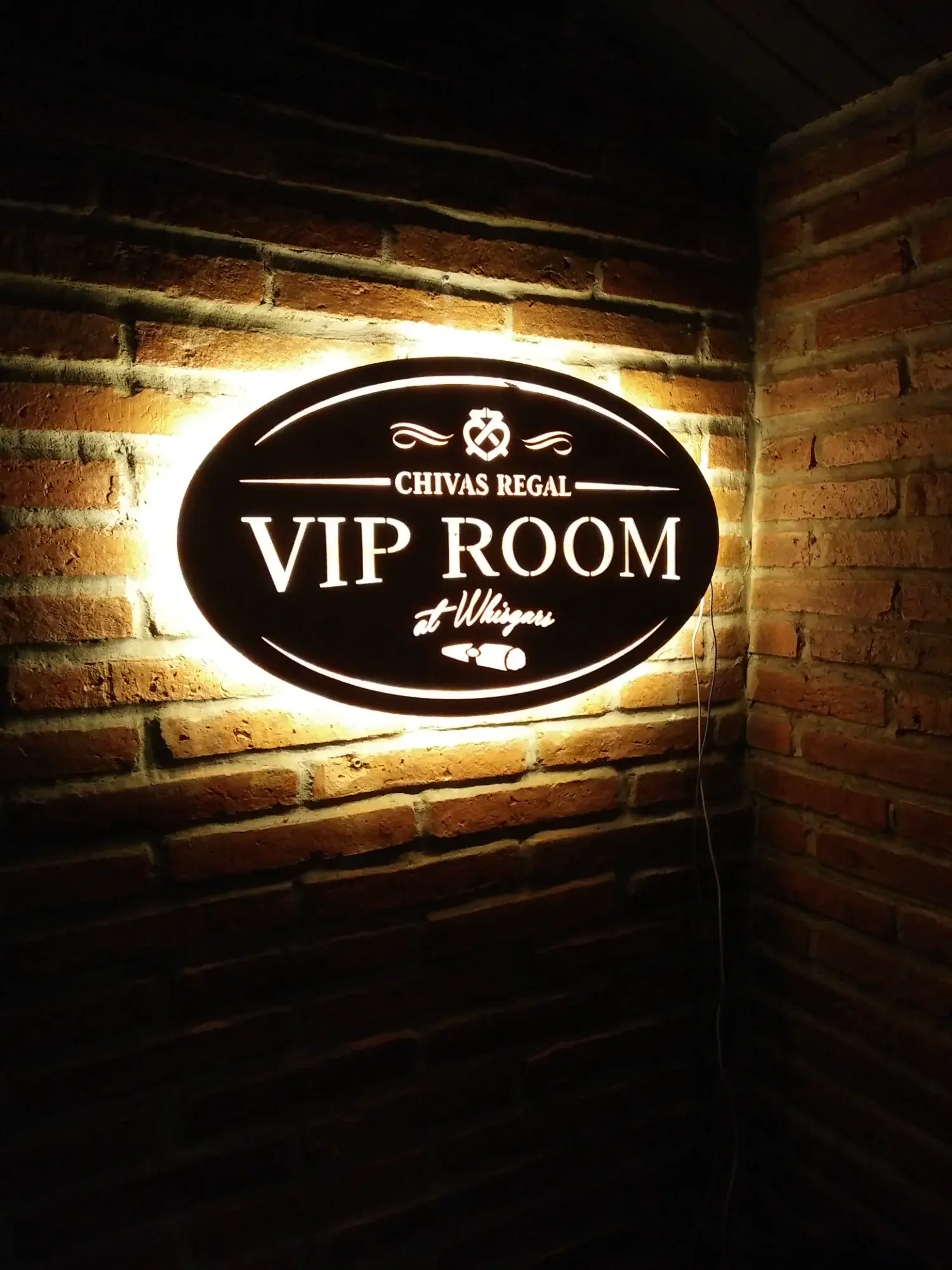ป้ายร้านบาร์ & ผับ สถานบันเทิง