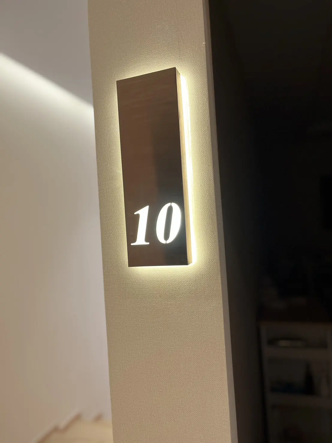 ป้ายโรงแรม (Hotel Sign) 17